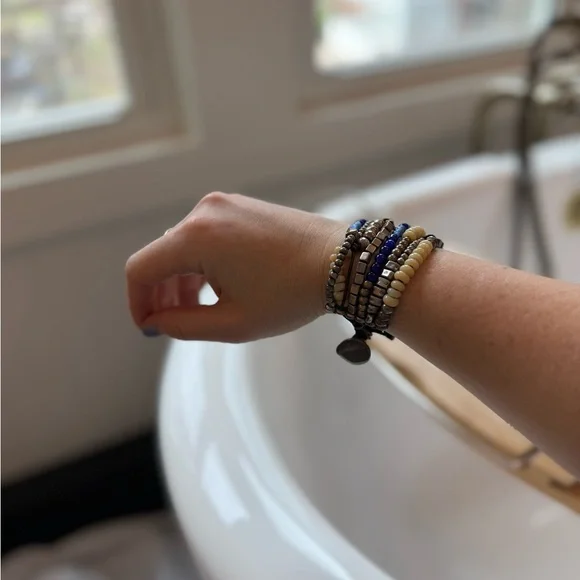 Uno de 50 Beaded bracelet with Blue and Cream Accents - Picture 5 of 5